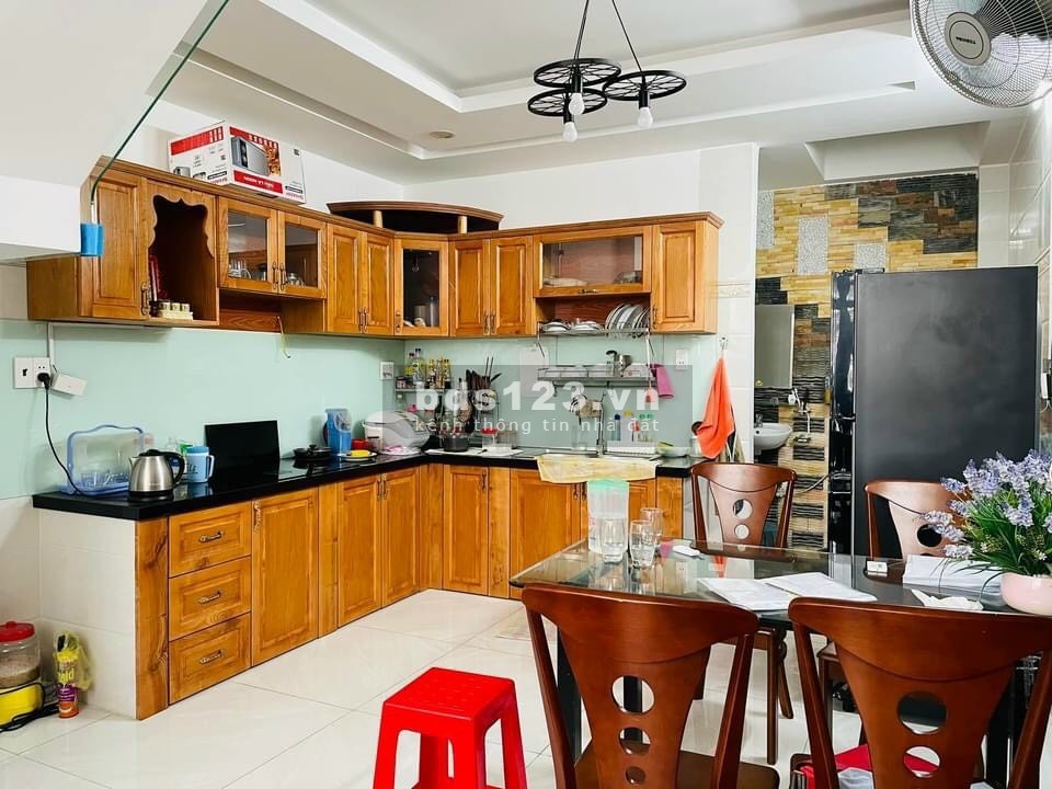 Bán nhà mặt phố đường Bế Văn Đàn, quận Tân Bình, TPHCM DT 68m², giá 5 tỷ đồng