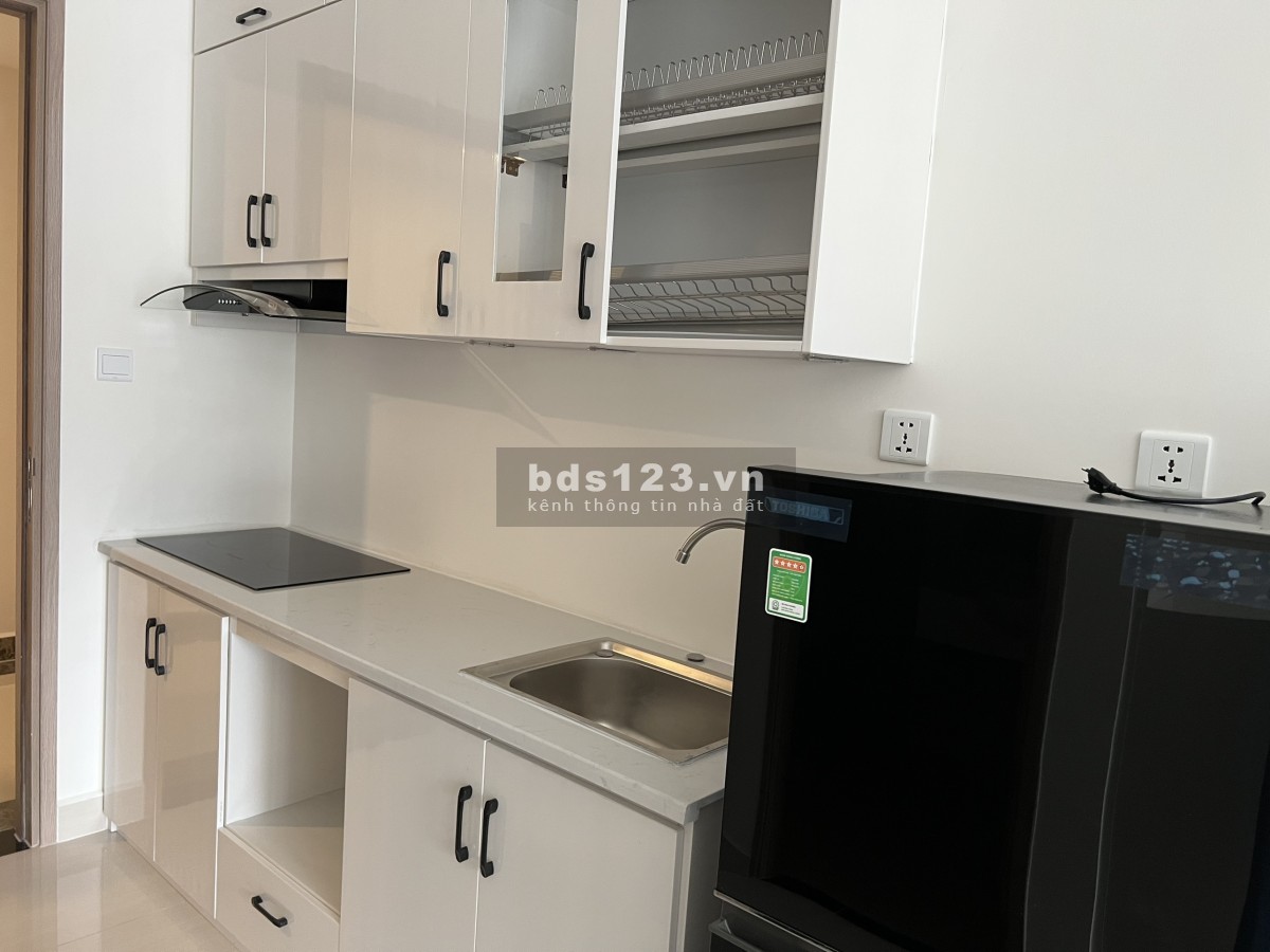 Cho thuê căn studio Tại Vinhomes Smart City giá 8.5TR Lh: 0968672484