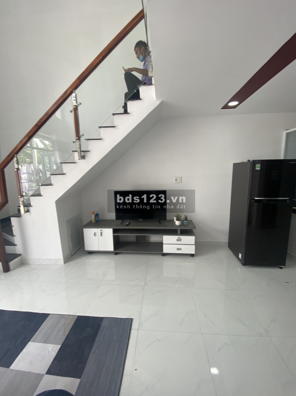 Bán nhà phố có bãi đỗ xe rộng rãi, tiện ích đầy đủ giá rẻ chỉ 350 triệu đồng