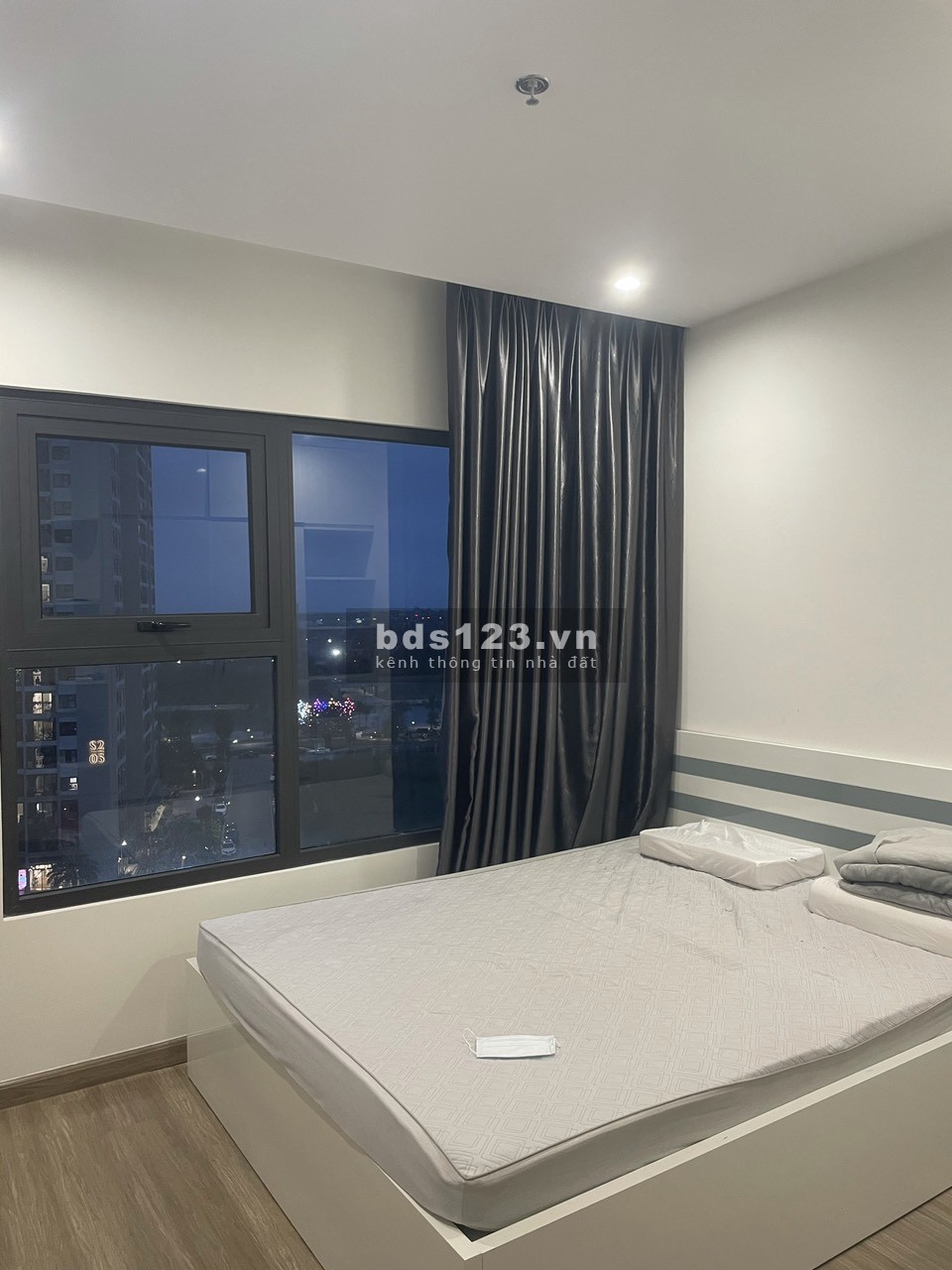 Bán căn hộ 3N 2VS full nội thất, căn góc, hướng mát giá 2.29 tỷ tại Vinhomes Ocean Park