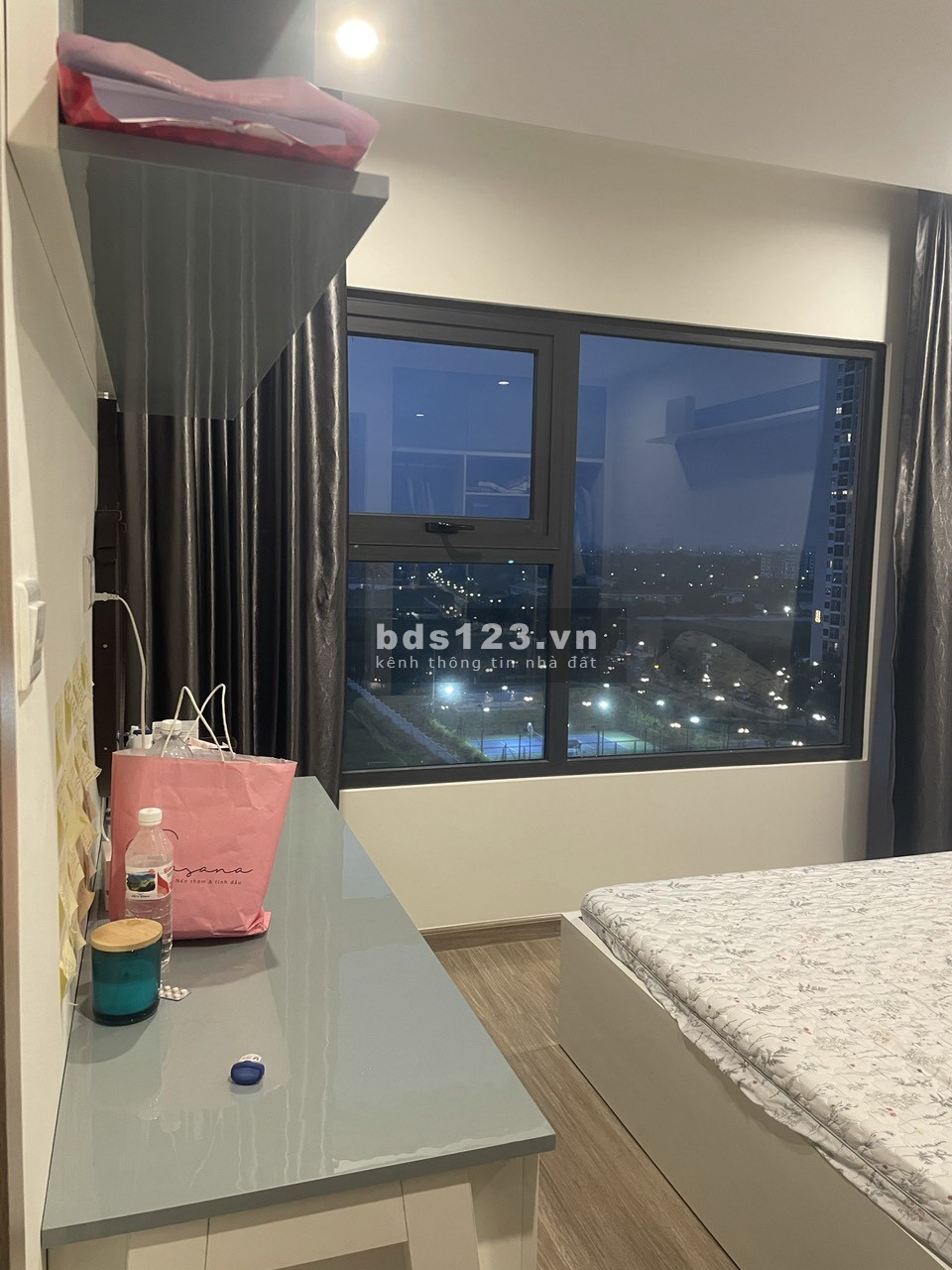 Bán căn hộ 3N 2VS full nội thất, căn góc, hướng mát giá 2.29 tỷ tại Vinhomes Ocean Park