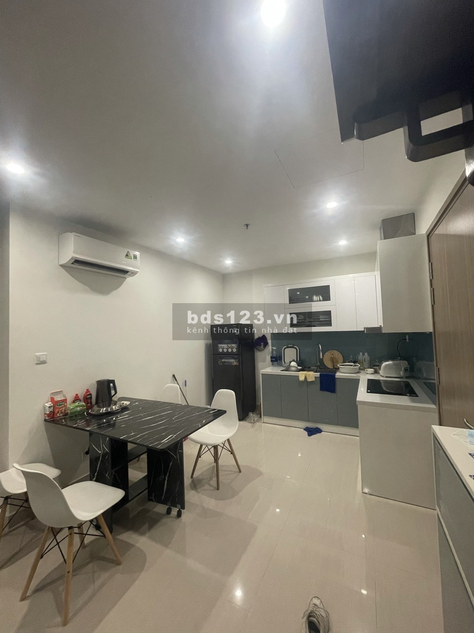 Bán căn hộ 3N 2VS full nội thất, căn góc, hướng mát giá 2.29 tỷ tại Vinhomes Ocean Park