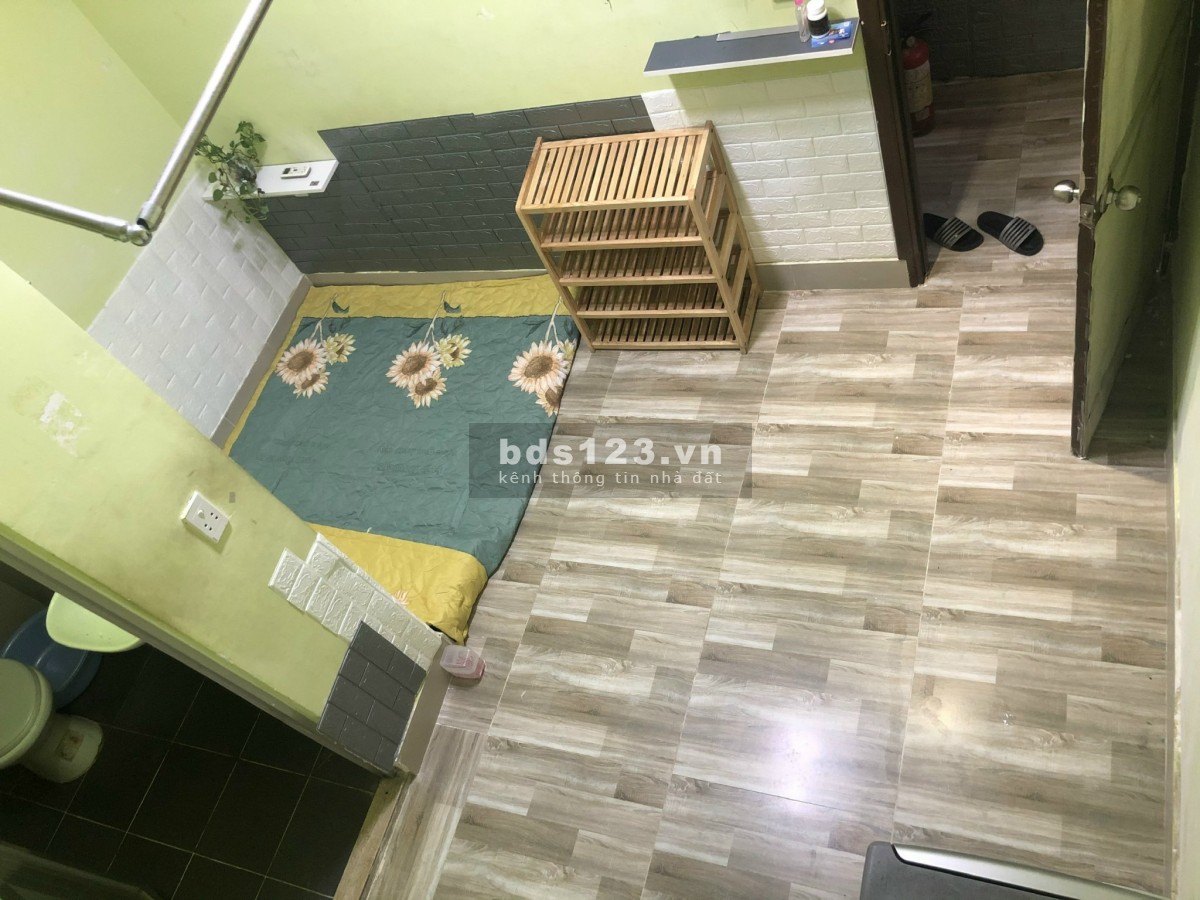 Cho thuê phòng trọ nằm tại tầng trệt 18m2, máy lạnh, tủ lạnh, toilet giờ tự do do 3 triệu/tháng