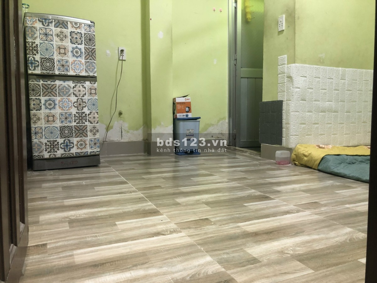 Cho thuê phòng trọ nằm tại tầng trệt 18m2, máy lạnh, tủ lạnh, toilet giờ tự do do 3 triệu/tháng