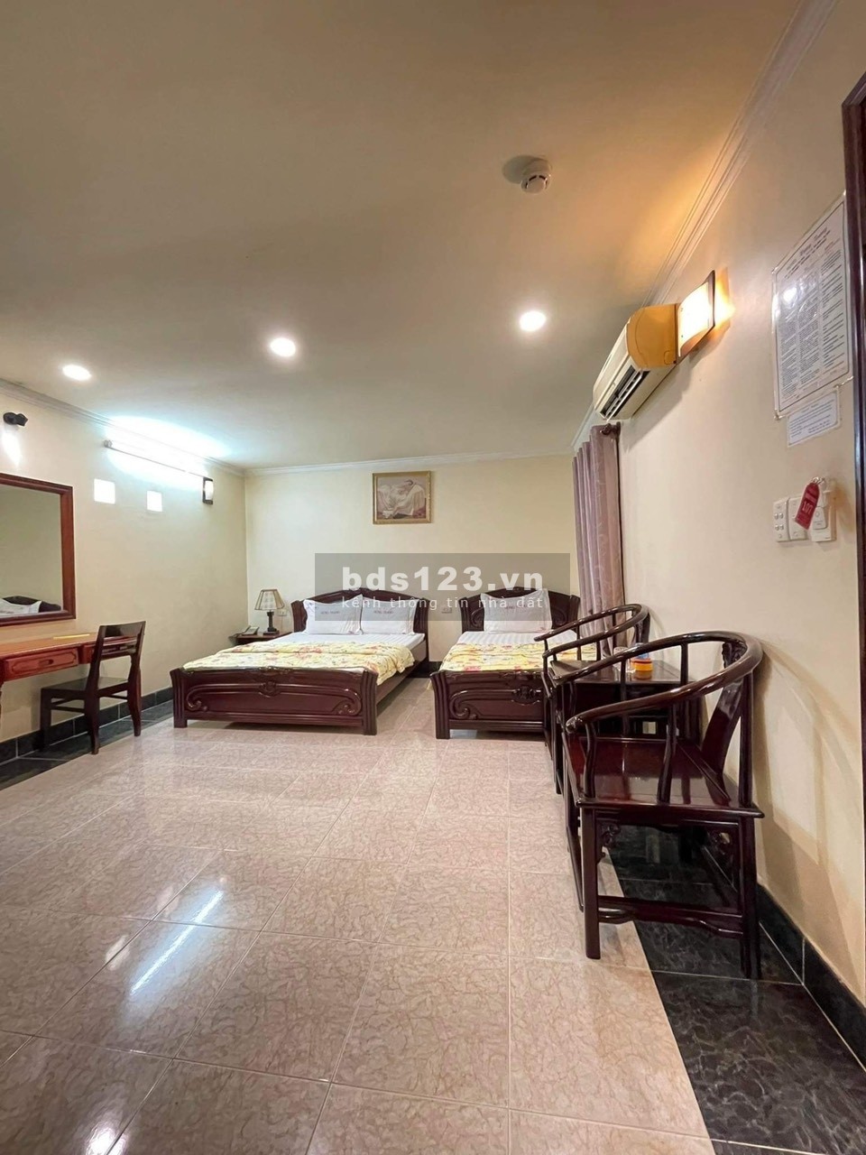 Mặt tiền kinh doanh đỉnh khách sạn 9 tầng có thang máy, Vip ngay cạnh sân bay