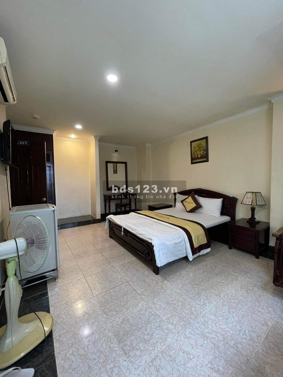 Mặt tiền kinh doanh đỉnh khách sạn 9 tầng có thang máy, Vip ngay cạnh sân bay