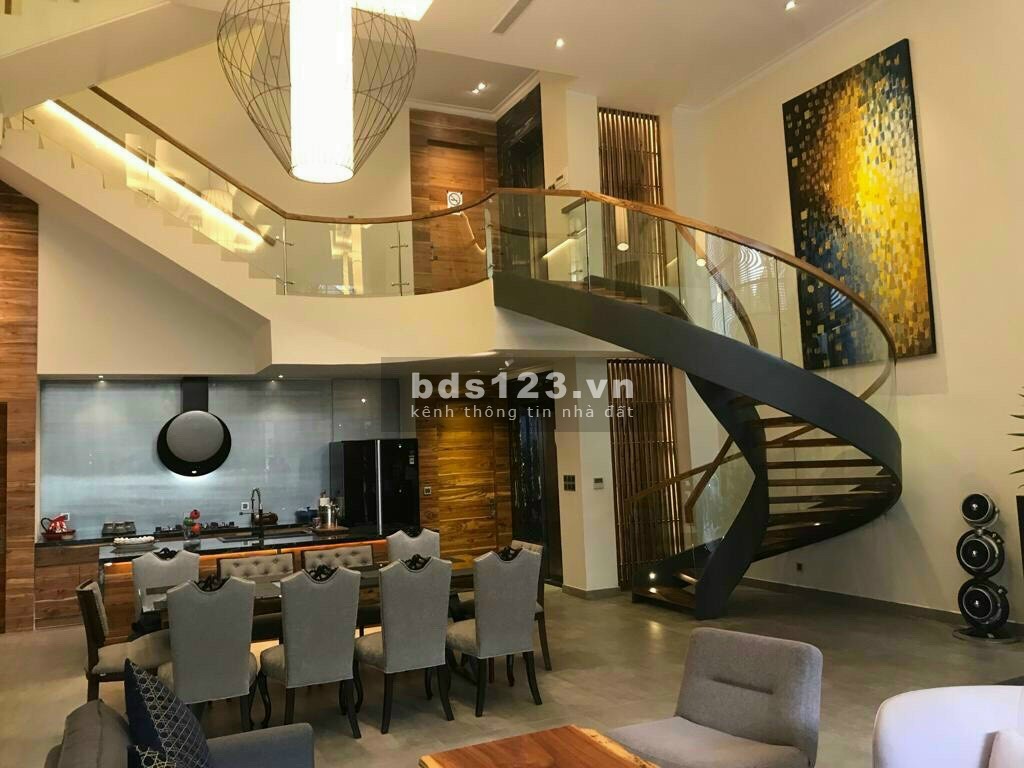 Nhà C4 Trần Đình Xu - Quận 1 - DT: 10x30m - 300m² - Bán chỉ 65 tỷ TL. QUÂN 0911.989.098.