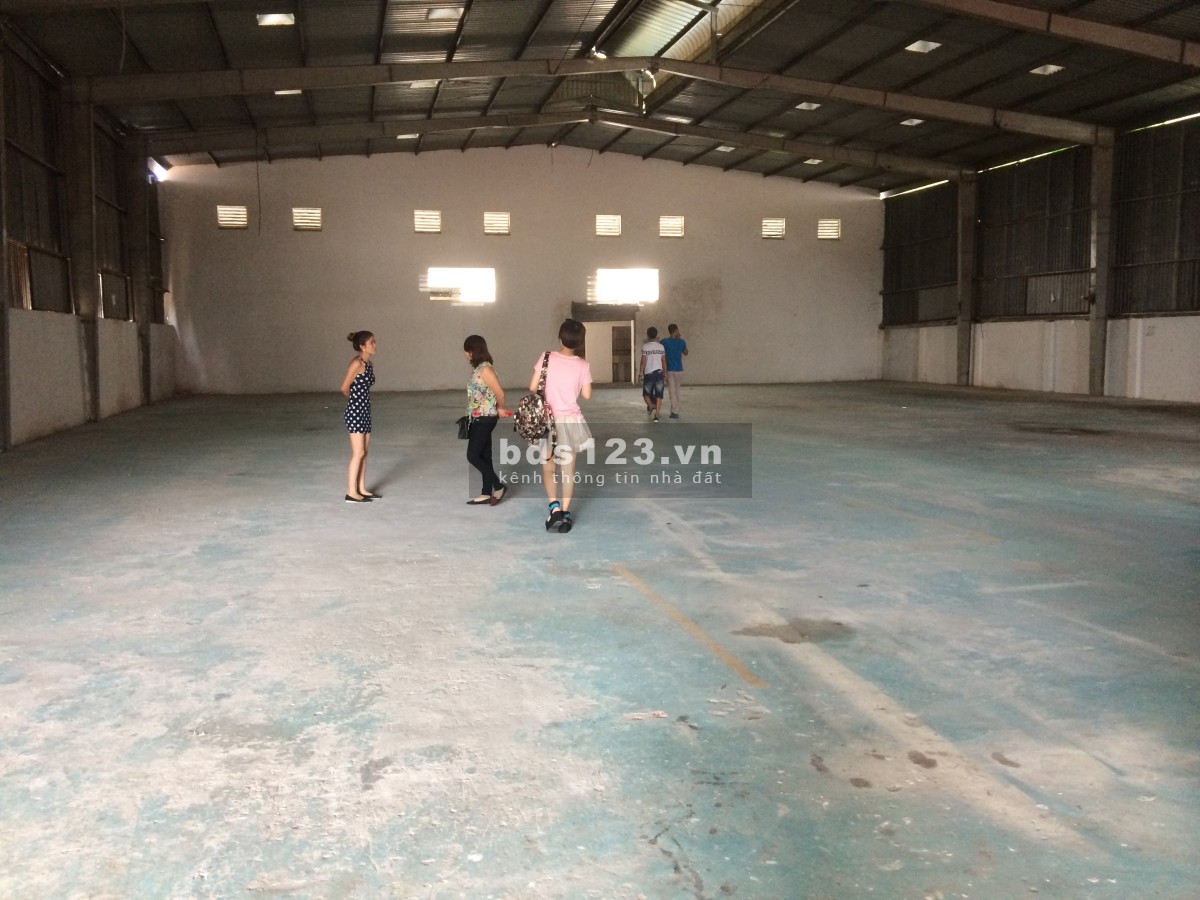 Cho thuê nhà xưởng đường Trần Thị Cờ, p Thới An Quận 12 dt: 700m2 giá 35 triêu/tháng lh: 0798658868