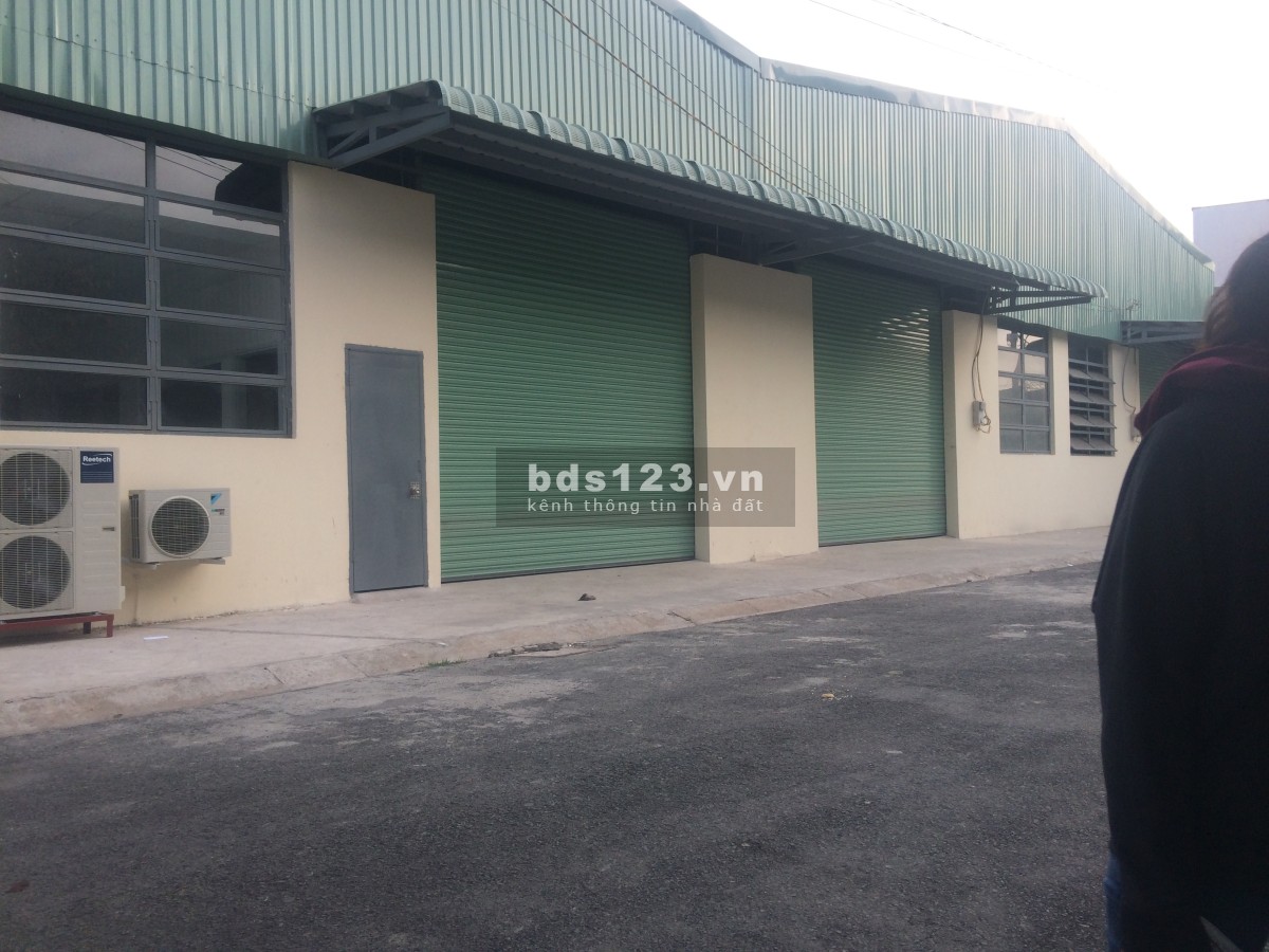 Cho thuê nhà xưởng đường Trần Thị Cờ, p Thới An Quận 12 dt: 700m2 giá 35 triêu/tháng lh: 0798658868
