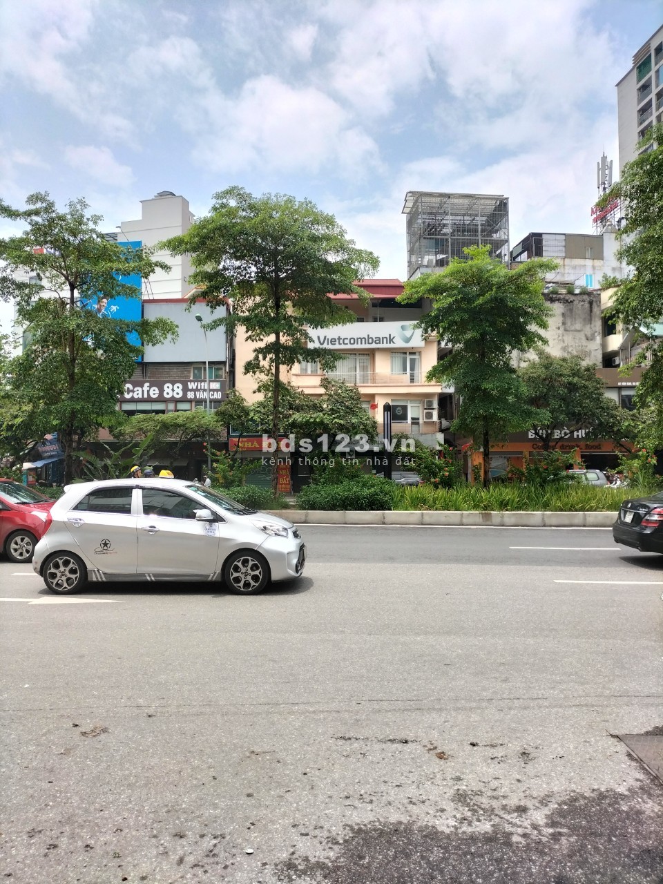Bán nhà riêng Văn Cao, Ba Đình, DTSD 82m² x 4 tầng, MT 5m, nhỉnh 14 tỷ LH 0904 217831