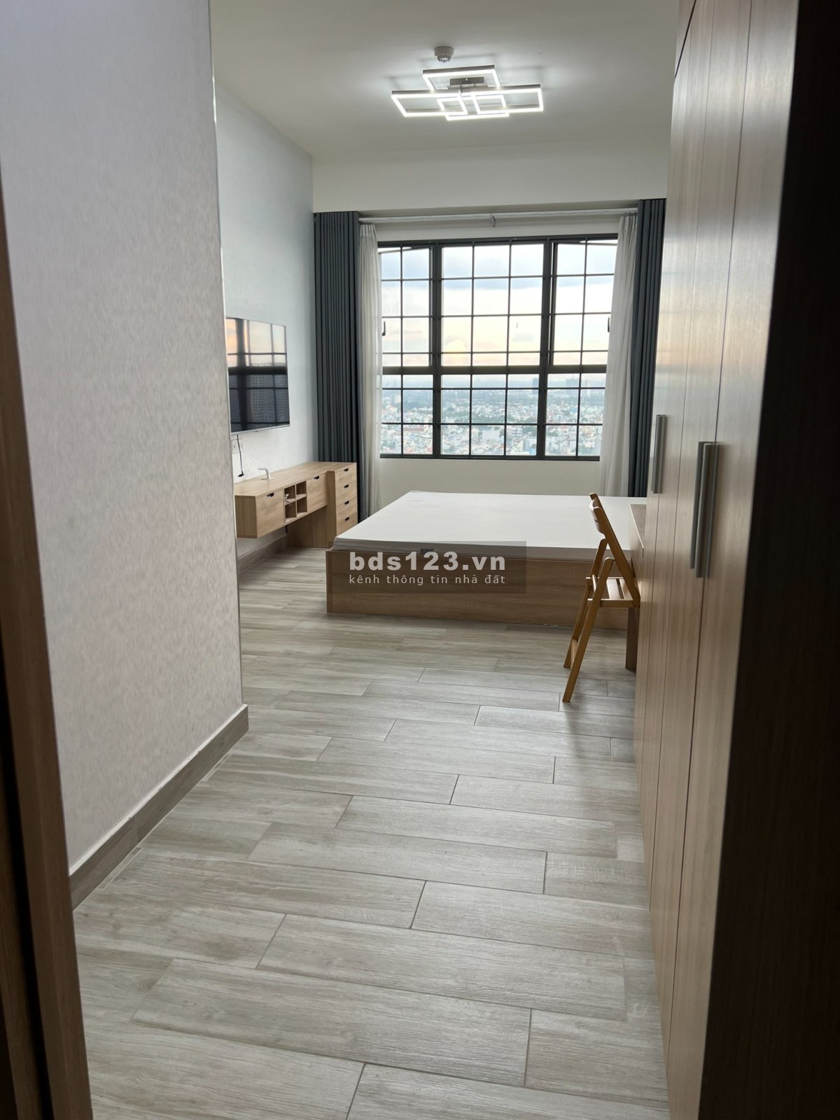 Tin thật 100% Bán căn 2PN - 76m2 view đẹp, tầng trung giá 4.170 tỷ bao thuế phí, LH: 0903681920