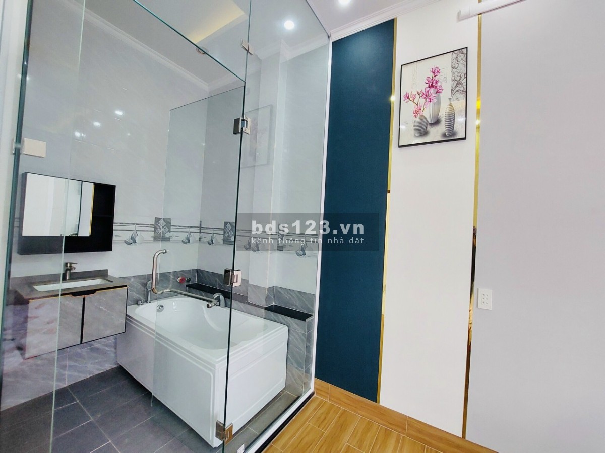 Nhà mới xây sau khu Đại Ngân, xách vali vào ở ngay, giá tốt