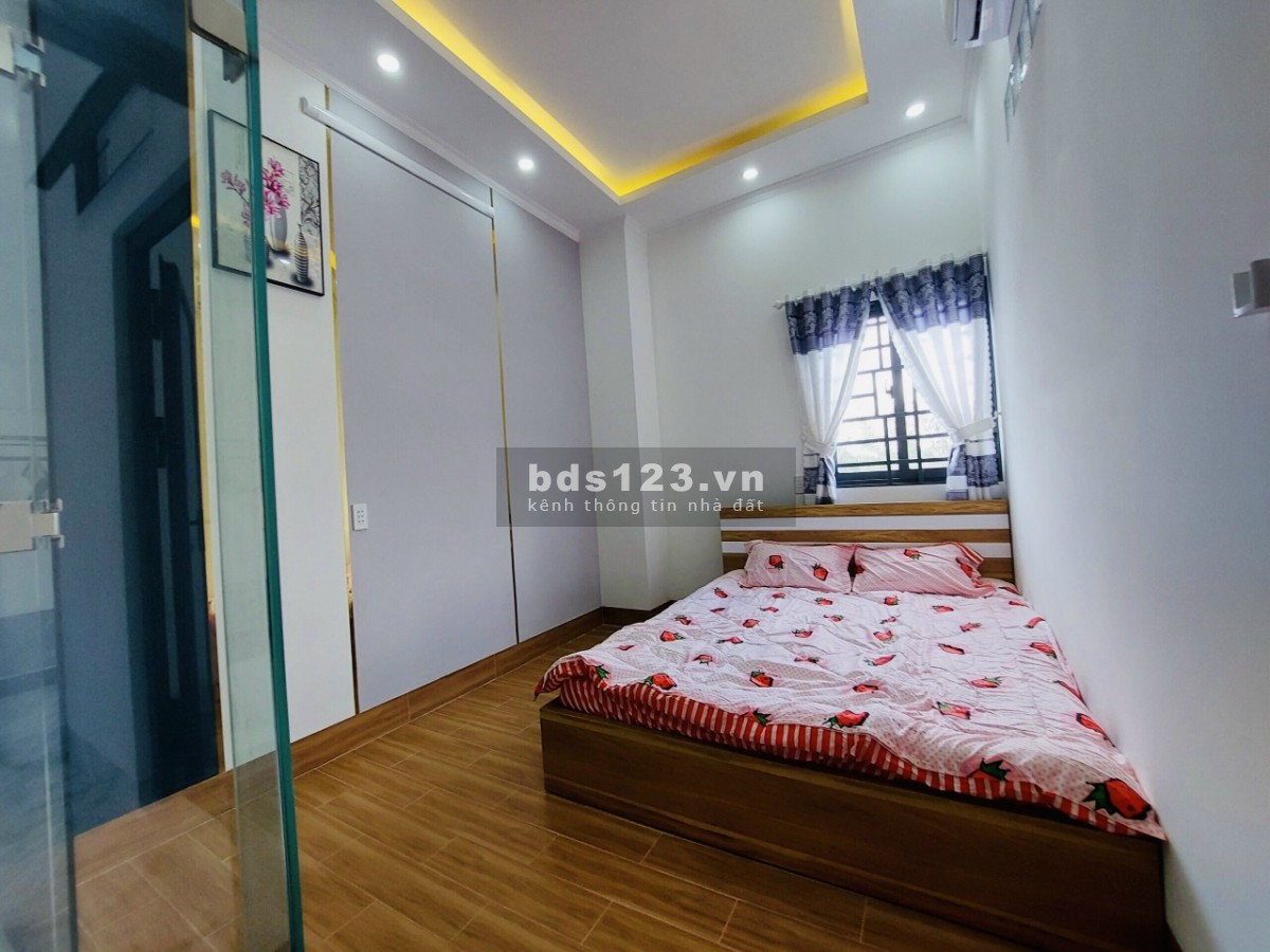 Nhà mới xây sau khu Đại Ngân, xách vali vào ở ngay, giá tốt