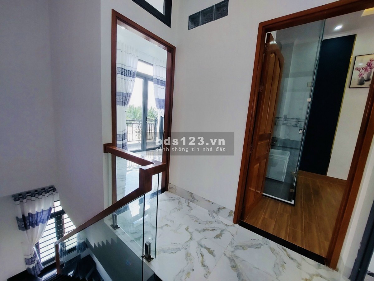 Nhà mới xây sau khu Đại Ngân, xách vali vào ở ngay, giá tốt