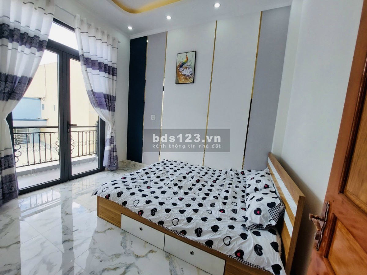 Nhà mới xây sau khu Đại Ngân, xách vali vào ở ngay, giá tốt