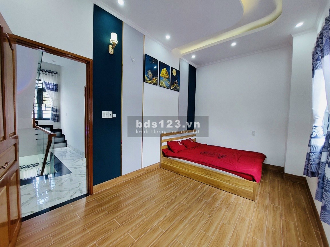 Nhà mới xây sau khu Đại Ngân, xách vali vào ở ngay, giá tốt