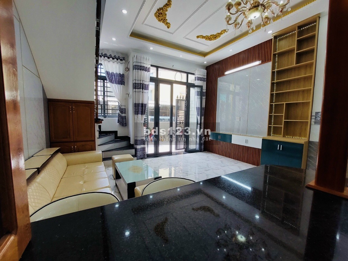 Nhà mới xây sau khu Đại Ngân, xách vali vào ở ngay, giá tốt