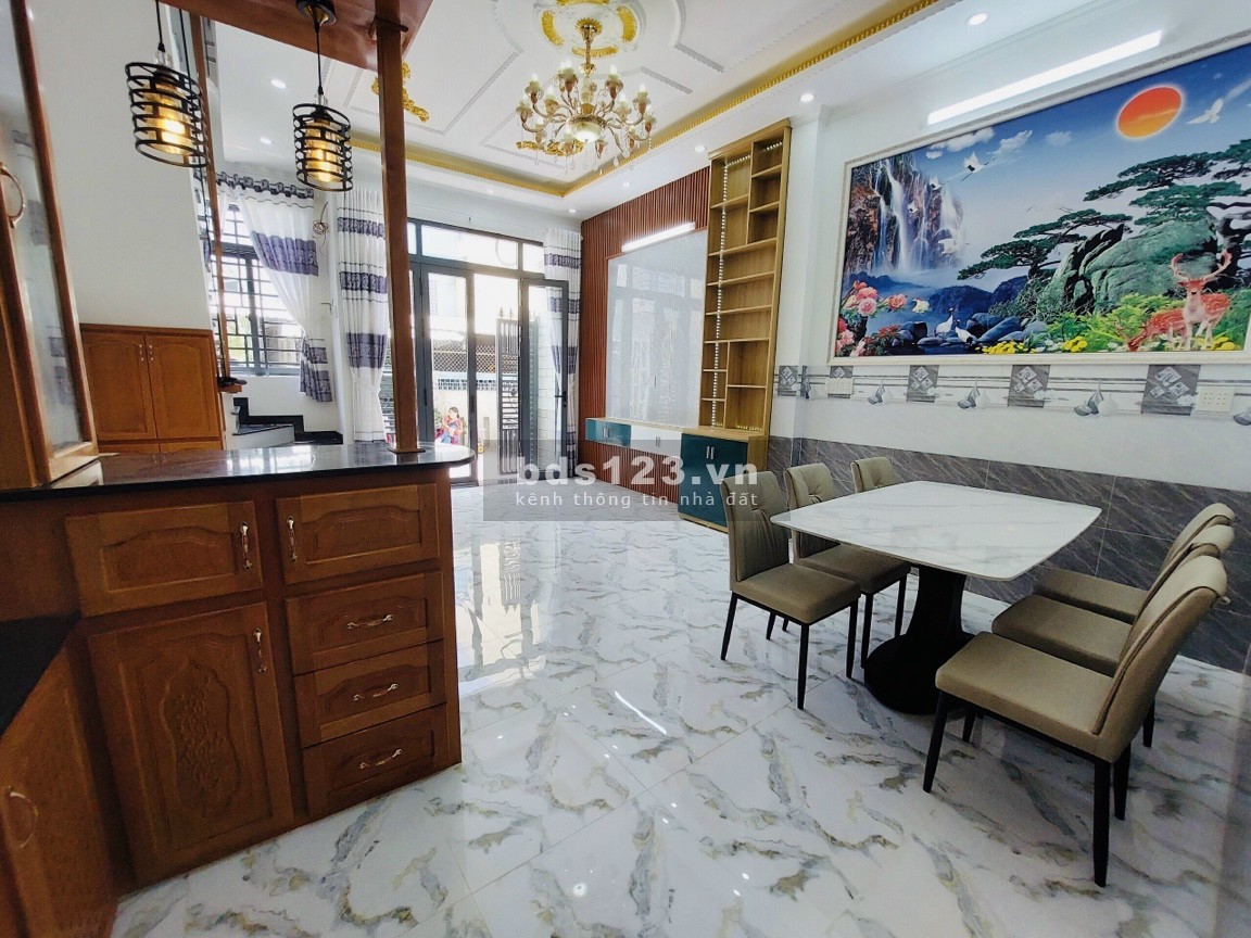 Nhà mới xây sau khu Đại Ngân, xách vali vào ở ngay, giá tốt