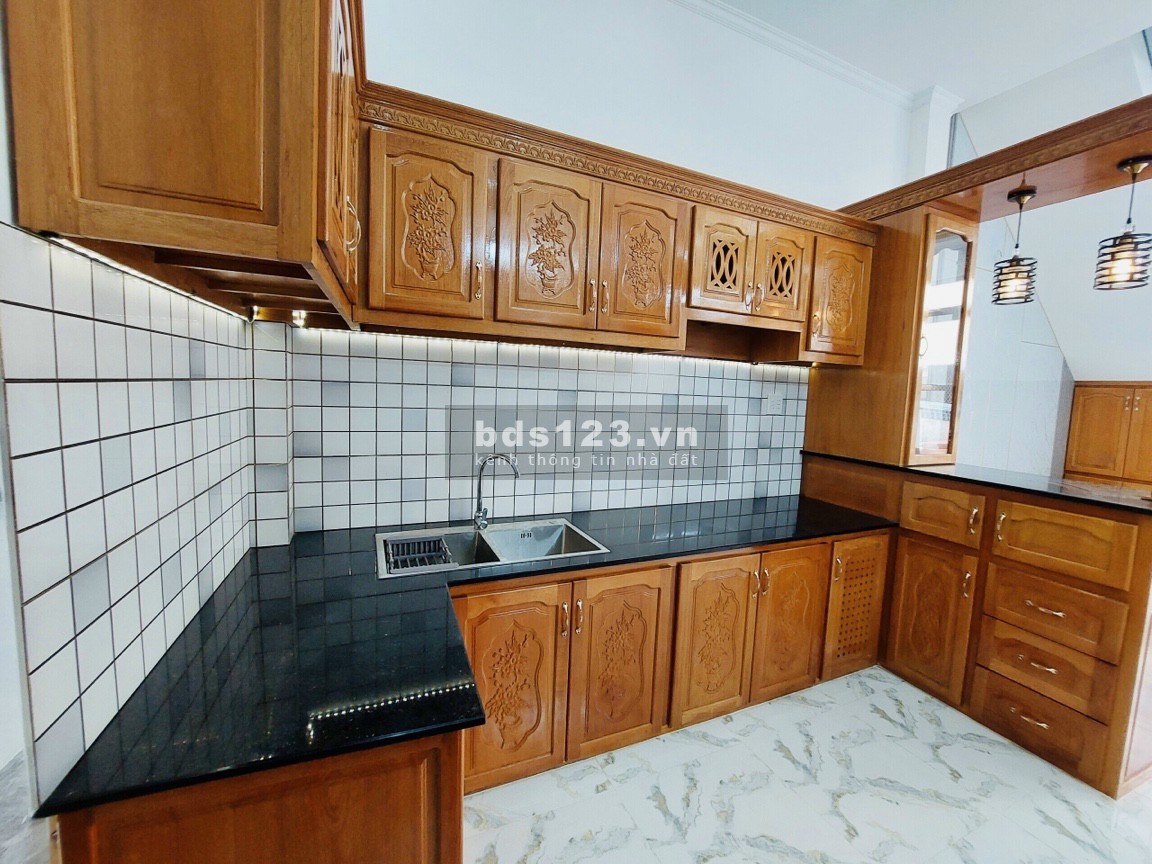 Nhà mới xây sau khu Đại Ngân, xách vali vào ở ngay, giá tốt