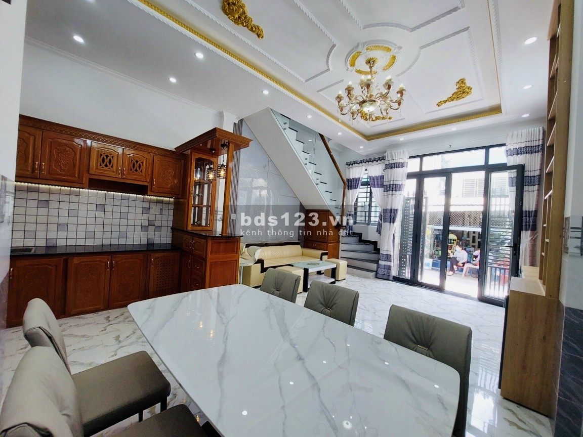 Nhà mới xây sau khu Đại Ngân, xách vali vào ở ngay, giá tốt