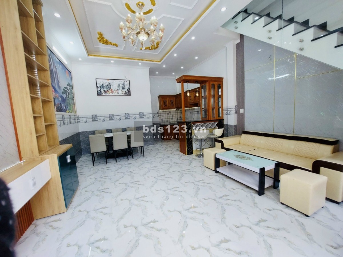 Nhà mới xây sau khu Đại Ngân, xách vali vào ở ngay, giá tốt
