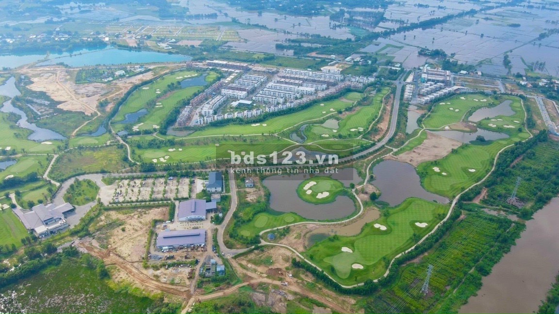 Biệt thự nghỉ dưỡng cao cấp West Lakes Golf & Villas Tân Mỹ, Đức Hòa giá 3 tỷ 650 triệu