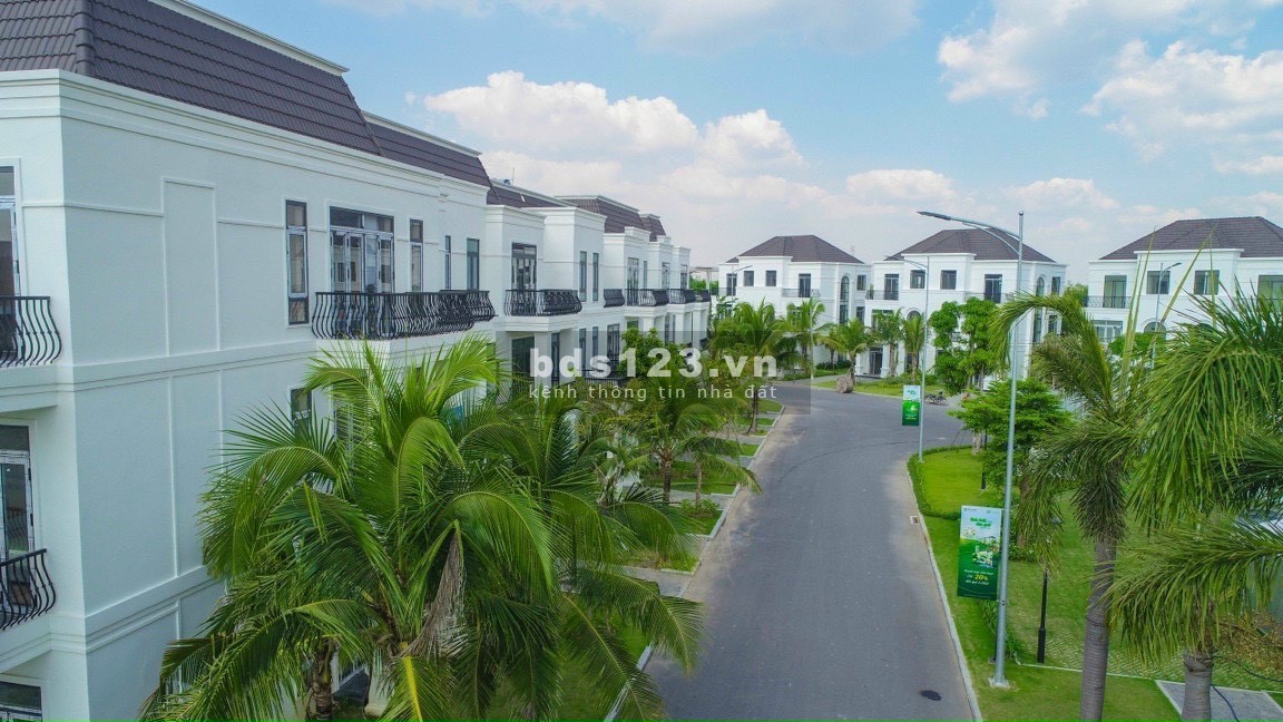 Biệt thự nghỉ dưỡng cao cấp West Lakes Golf & Villas Tân Mỹ, Đức Hòa giá 3 tỷ 650 triệu