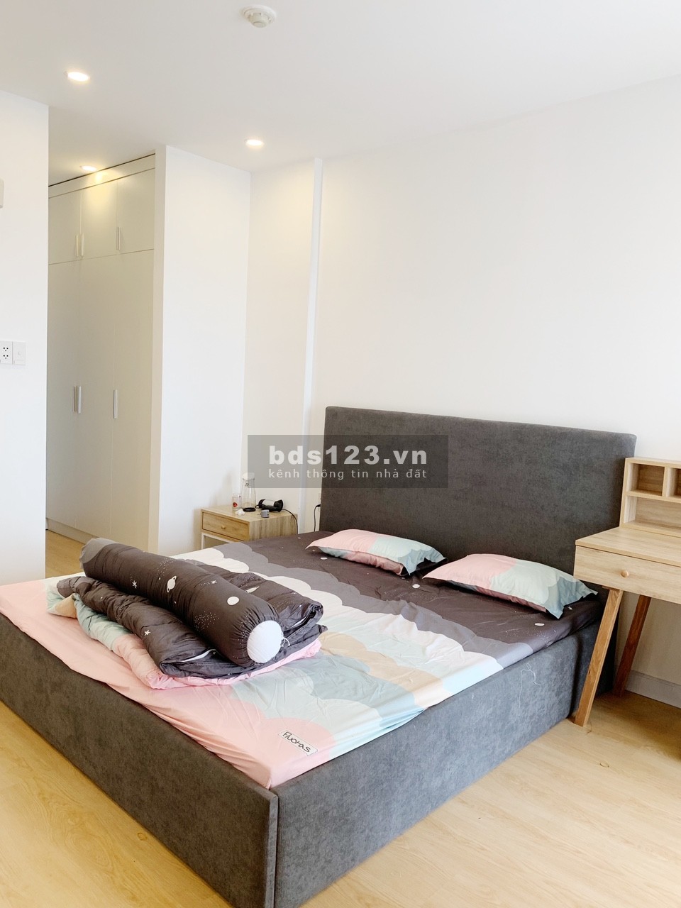 Cần bán căn hộ đẹp Kingston Residence, dtsd 76m, 2PN, 5tỷ LH 0362668864
