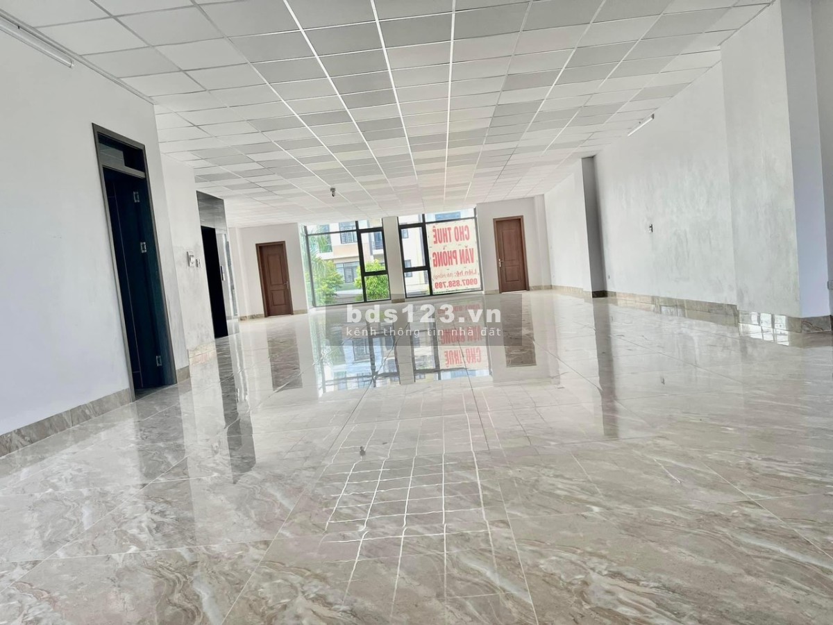 Cho thuê mặt bằng văn phòng đường 39 m đường Lạc Long Quân lh 0916999059