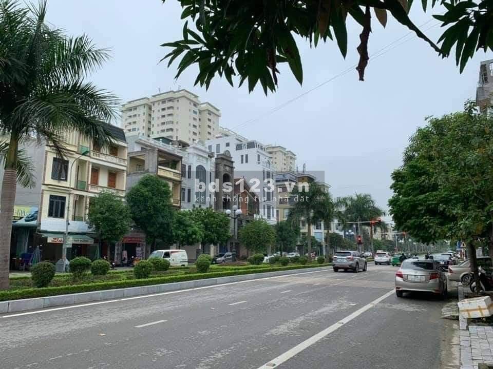 Cho thuê mặt bằng văn phòng đường 39 m đường Lạc Long Quân lh 0916999059
