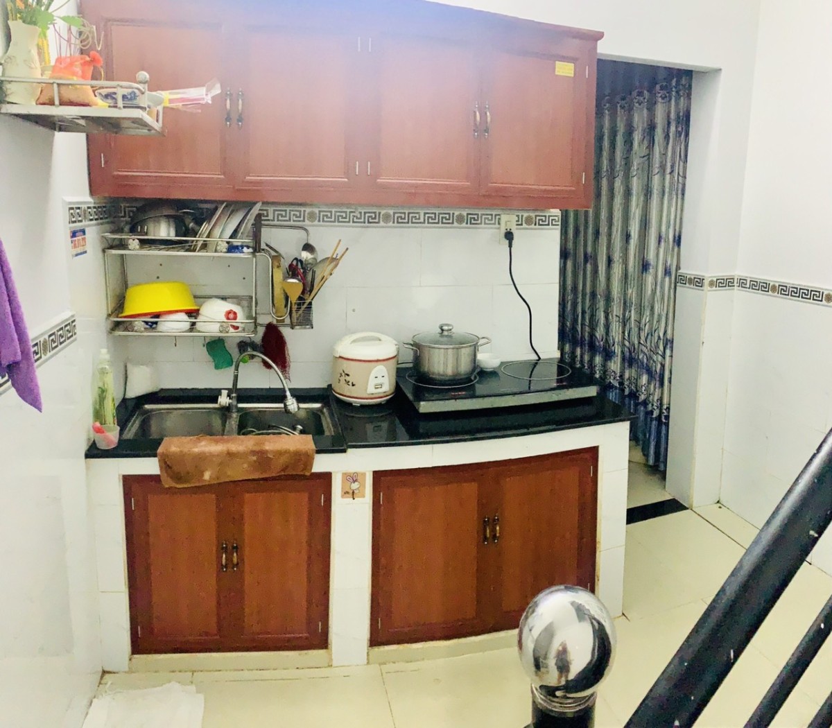 Bùi Quang Là Gò vấp, xe hơi đỗ cổng, 2 tầng, ngang 6m, thông thương sầm uất