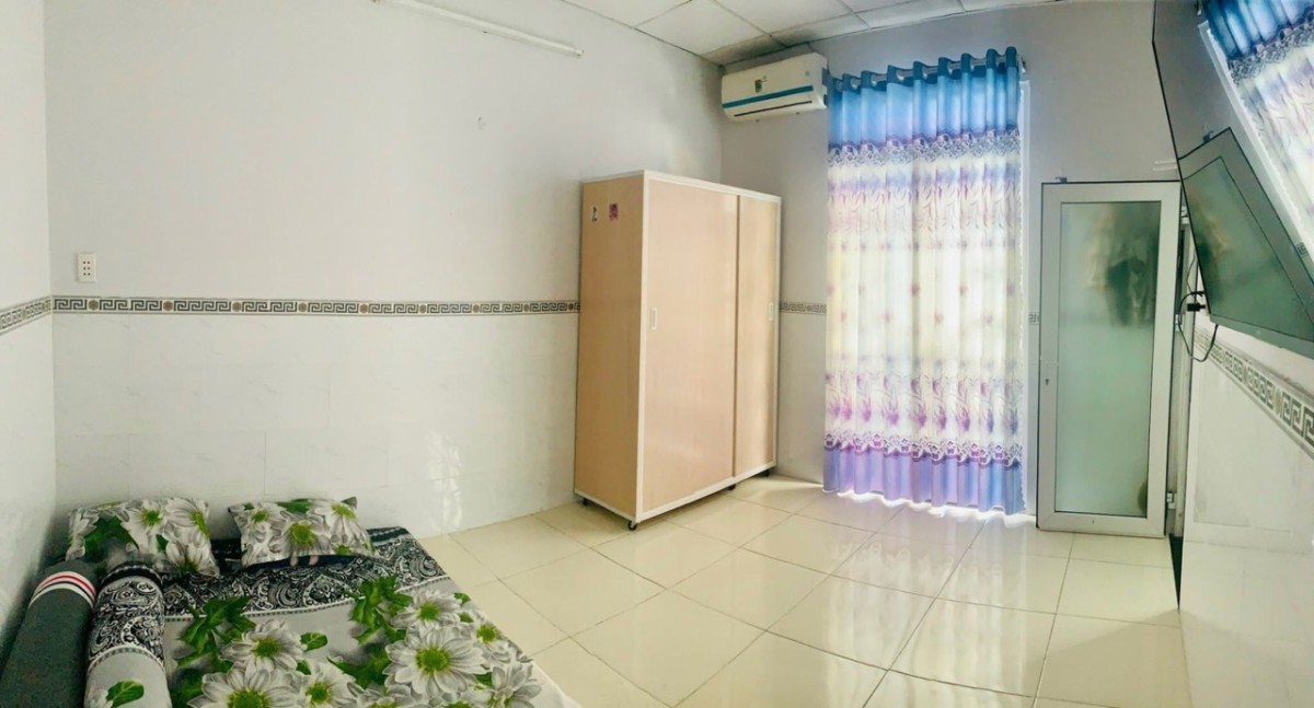 Bùi Quang Là Gò vấp, xe hơi đỗ cổng, 2 tầng, ngang 6m, thông thương sầm uất