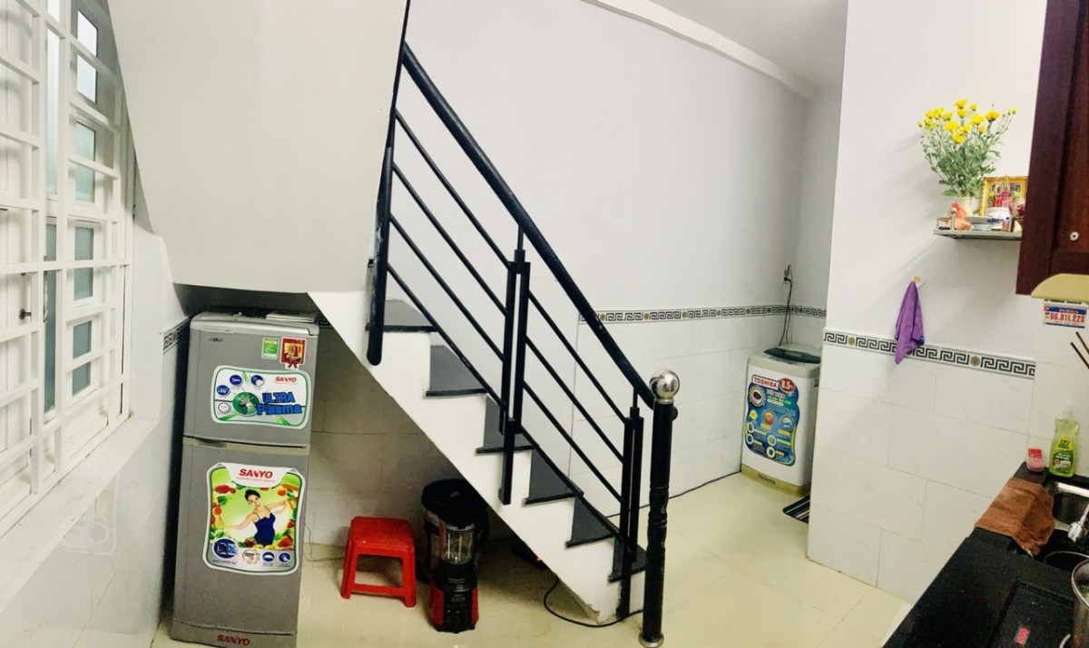 Bùi Quang Là Gò vấp, xe hơi đỗ cổng, 2 tầng, ngang 6m, thông thương sầm uất