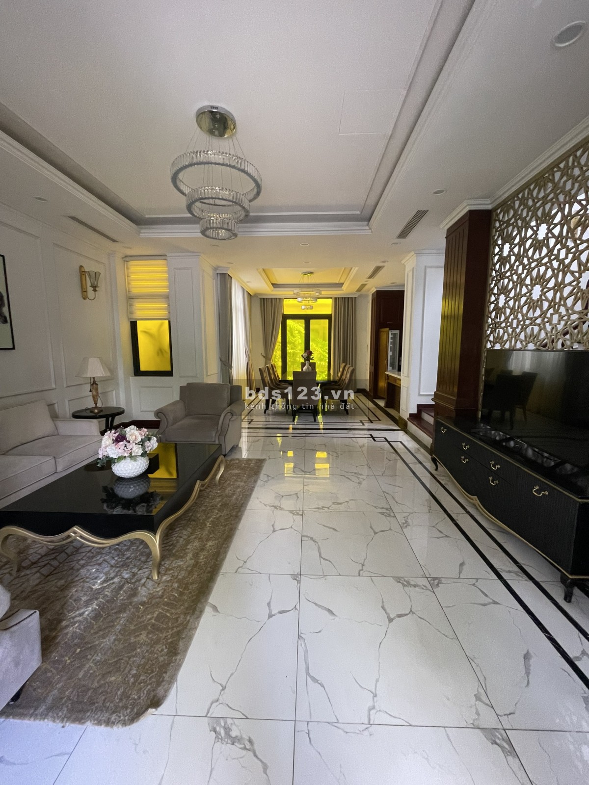 Cho thuê biệt thự Ba Bon, 6 phòng ngủ, giá 10.500$. - gọi Quân 0911.989.098.