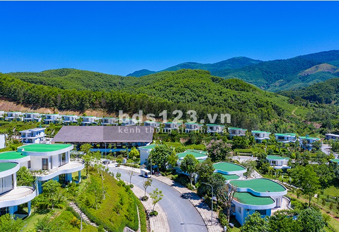 Cần chuyển đổi kinh doanh cần bán gấp dt 400m2, đủ nội thất giá 8 tỷ