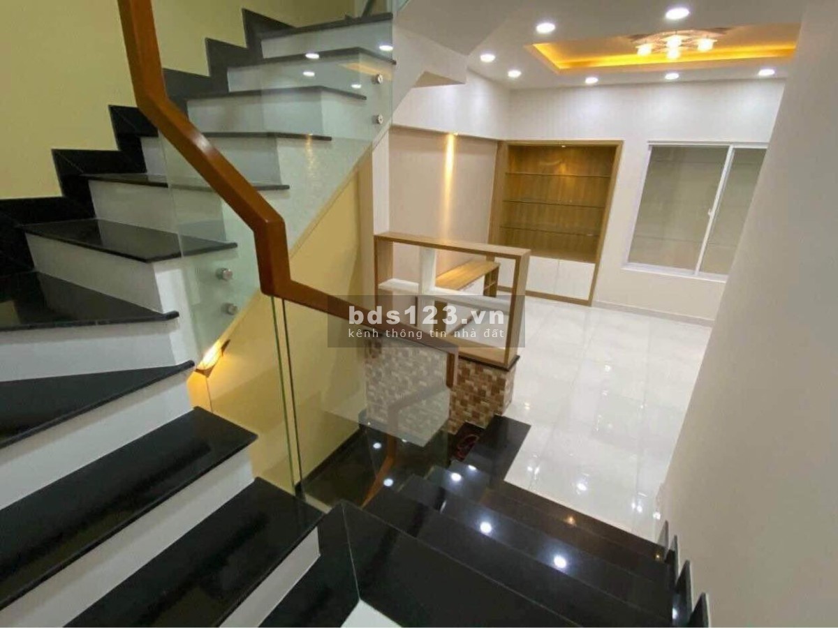 Bán nhà HXH Tân Phú ngủ nhà DT 57m² x Tầng 4 với PN lớn nhỉnh giá 8 tỷ đồng