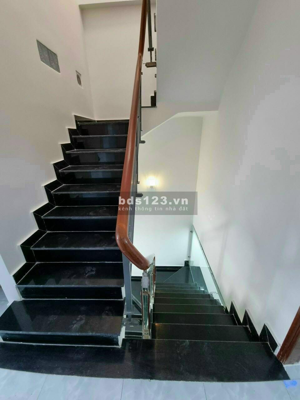 Bán nhà HXH Huỳnh Thiện Lộc, Hòa Thạnh, Tân Phú DTSD 76m², giá chỉ 9 tỷ đồng