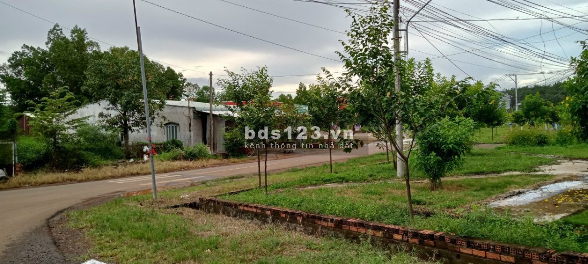 Chinh chủ cần bán lô thổ cư 5*38 100m2 TC giá 450tr ngay UB xã Phước Sang