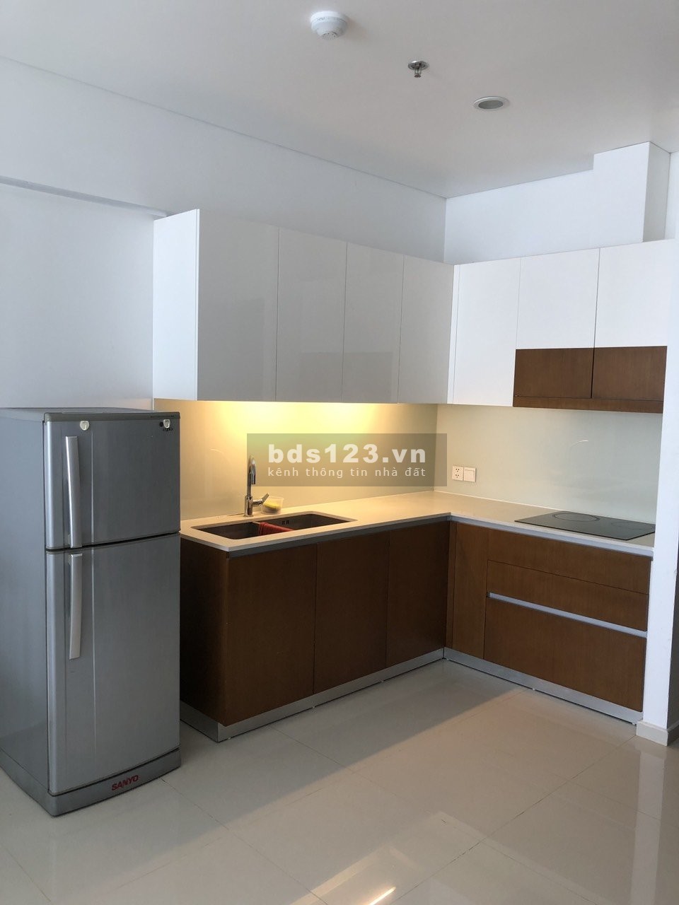 Cho thuê căn hộ Pearl Plaza đường D1, Quận Bình Thạnh, gần Hàng Xanh