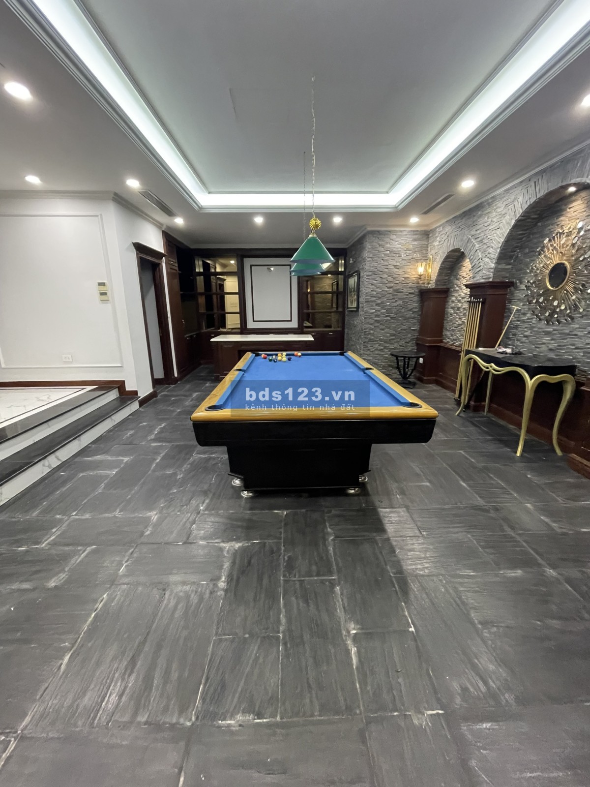 Cho thuê biệt thự Ba Bon, 6 phòng ngủ, giá 10.500$. - gọi Quân 0911.989.098.