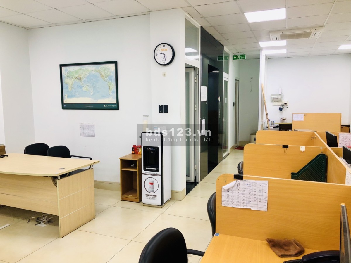 Cho thuê MT 30 CMT8, P6, Quận 3 - 5x18m, thang máy. 130 triệu TL