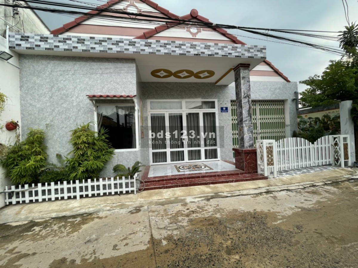 Chính chủ cần bán gấp căn nhà 97m², sổ hồng riêng lh 0708407680