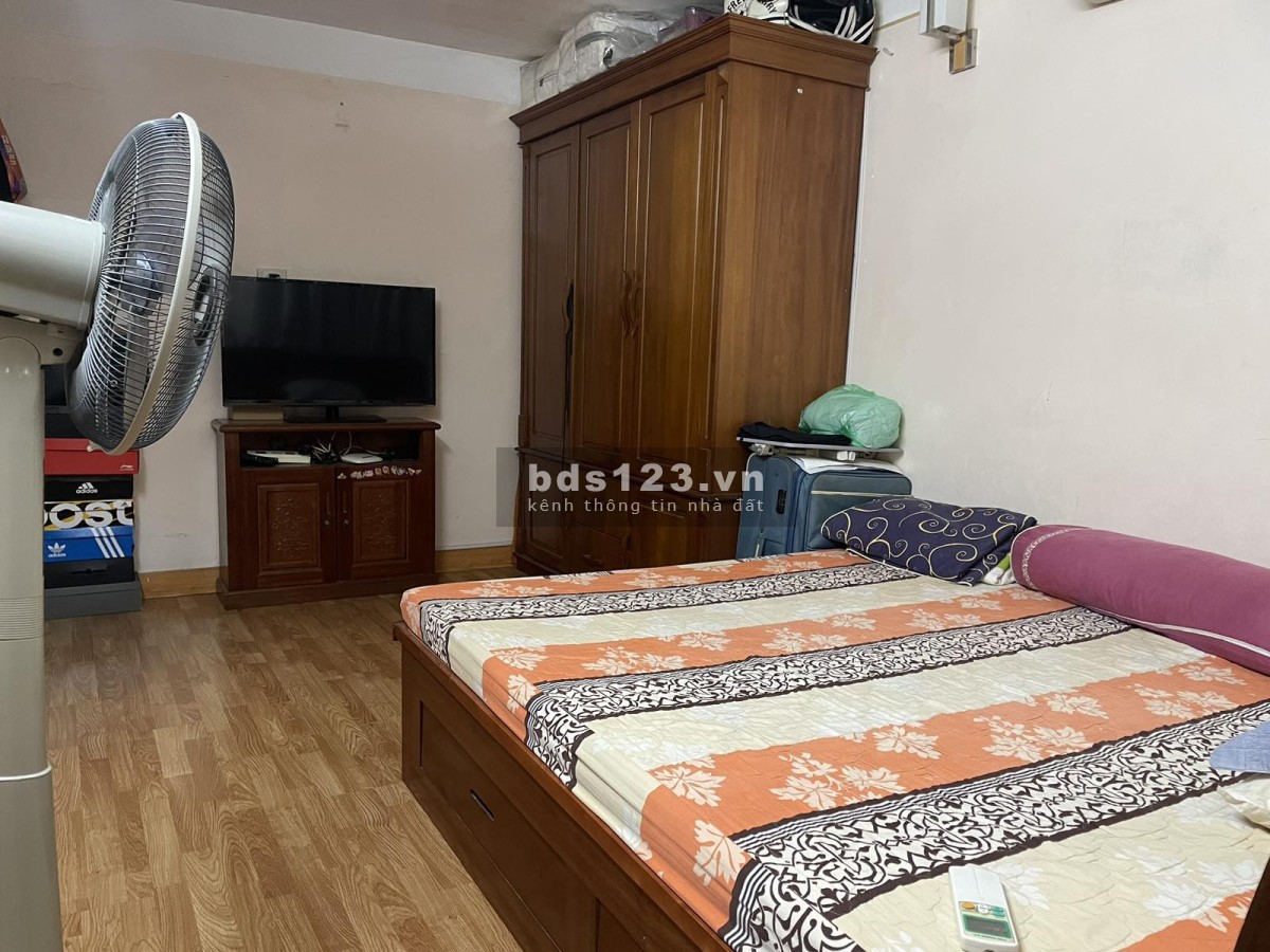 Bán nhà tập thể ngõ 102 đường Trường Chinh 4 tầng ưu đãi giá tốt