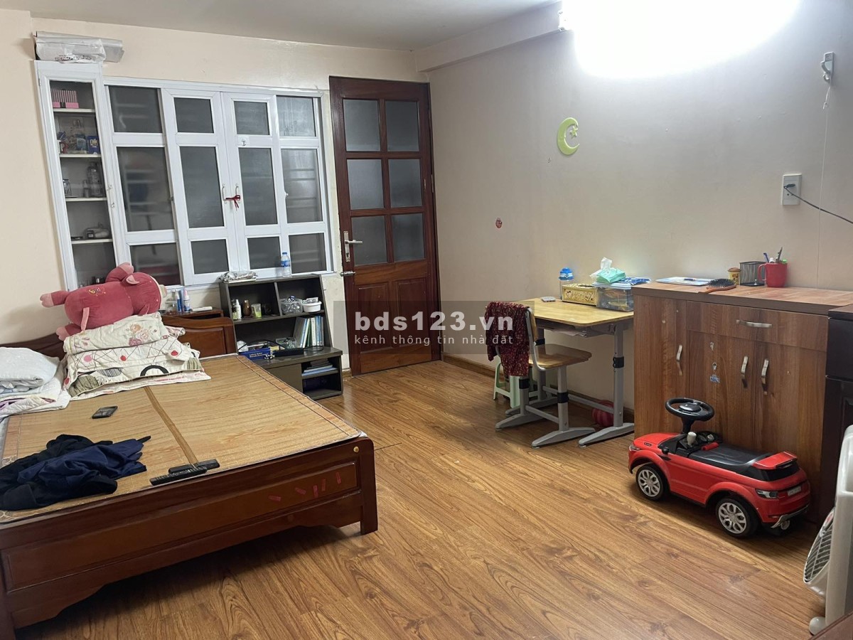 Bán nhà tập thể ngõ 102 đường Trường Chinh 4 tầng ưu đãi giá tốt