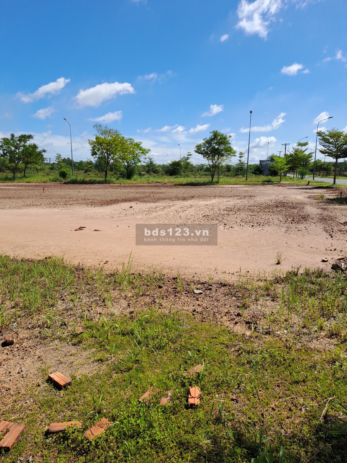 Bán đất mặt tiền liền kề Lucky City Novaland và Vinhomes Resco