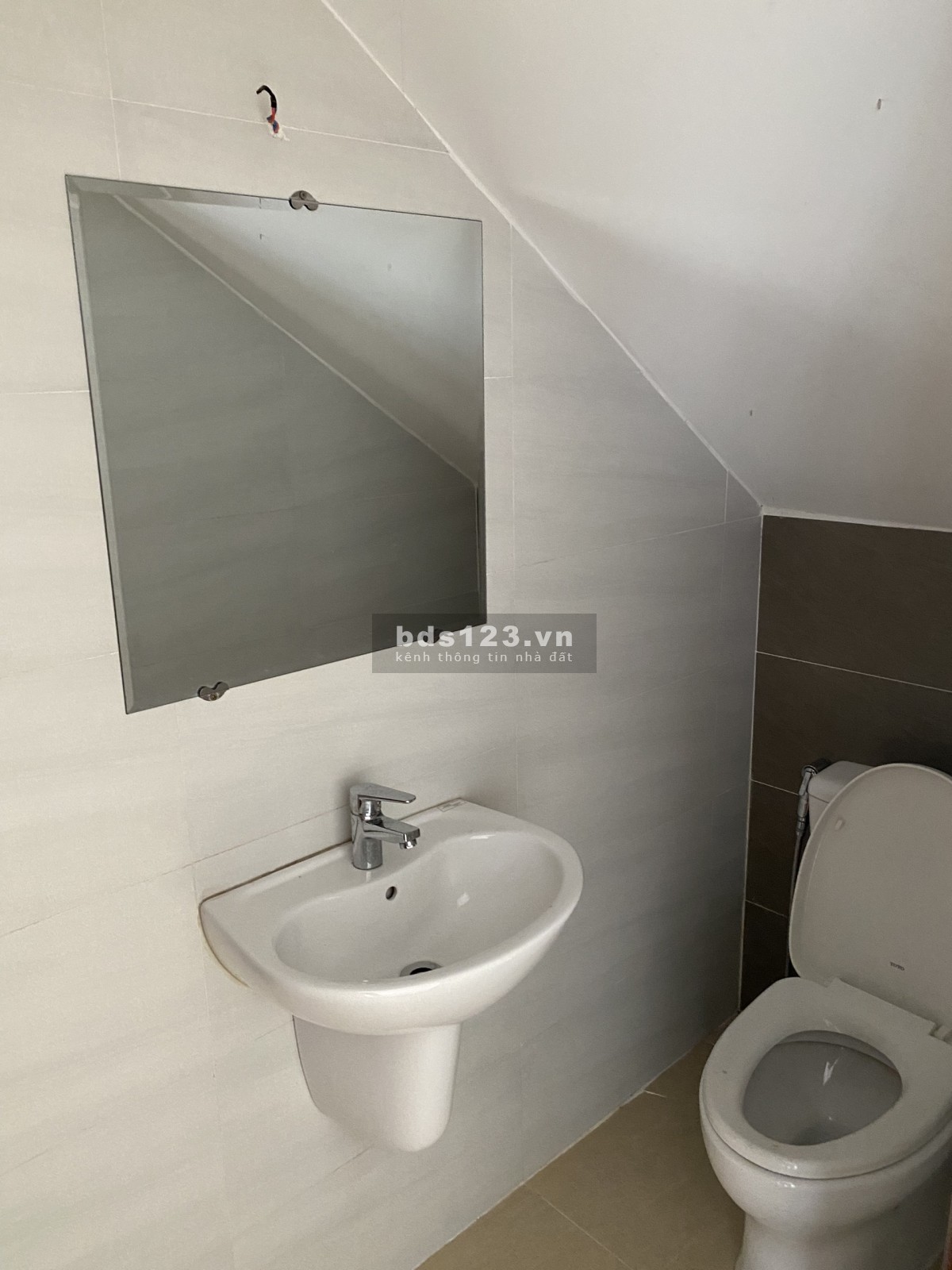 Cần cho thuê nhà Park Riverside 1 trệt 2 lầu nội thất cao cấp và nhà cơ bản. thiết kế 4PN, 3VS