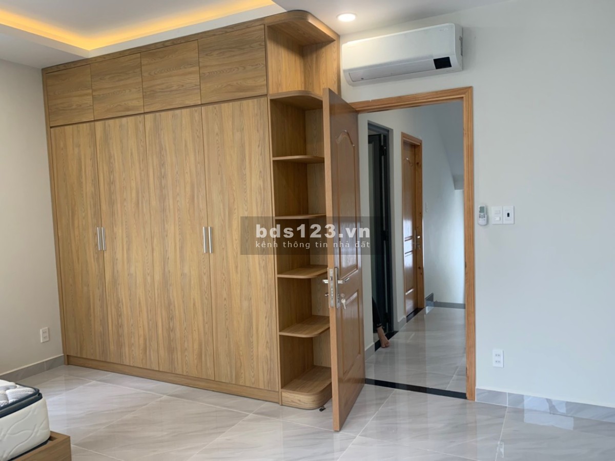 Cho thêu căn nhà Verosa Park, full nội thất mới đẹp new 100% chưa ở 1 trệt 3 lầu, 5PN 4WC