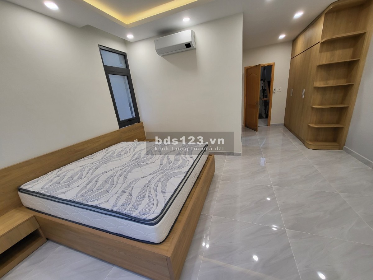 Cho thêu căn nhà Verosa Park, full nội thất mới đẹp new 100% chưa ở 1 trệt 3 lầu, 5PN 4WC