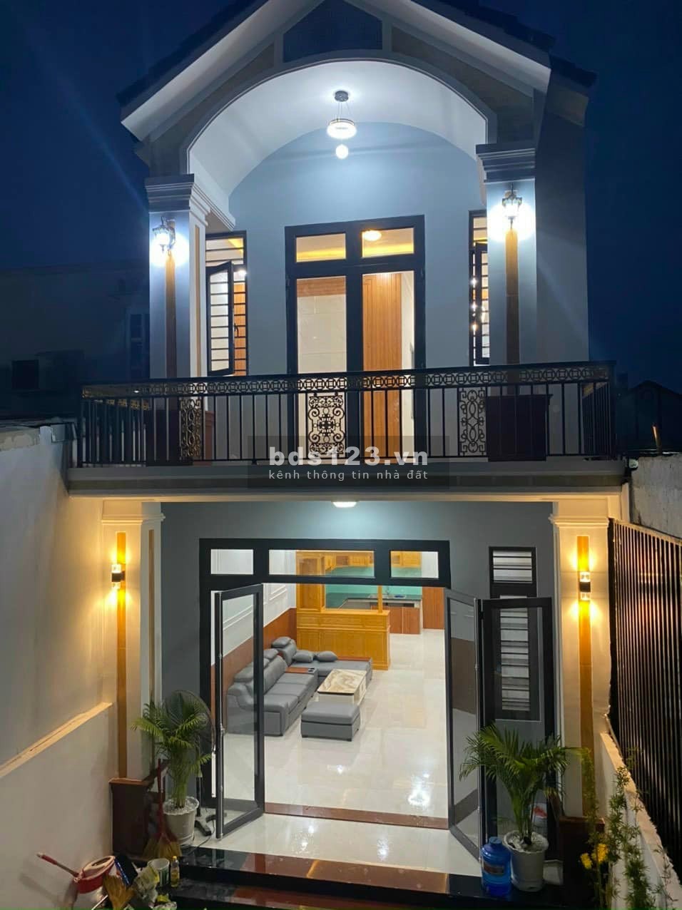 Siêu phẩm nhà đẹp mái thái sổ riêng diện tích 125m² hai mặt tiền trước sau