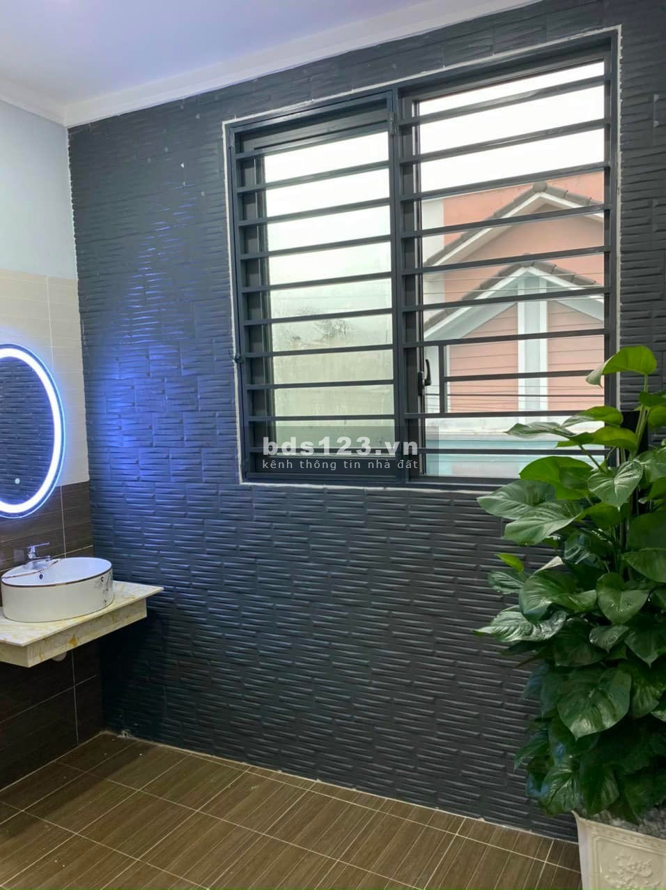 Siêu phẩm nhà đẹp mái thái sổ riêng diện tích 125m² hai mặt tiền trước sau